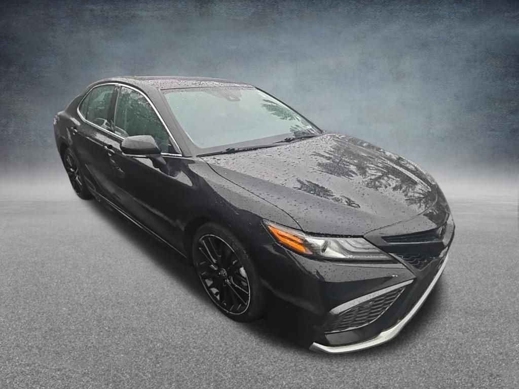 Used 2022 Toyota Camry XSE FWD image 2