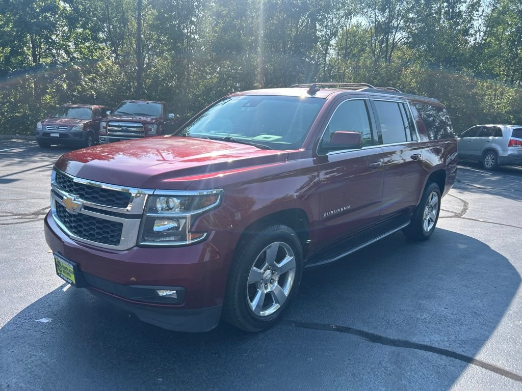 Used 2017 Chevrolet Suburban LT w/ Luxury Package AWD/4WD image 3