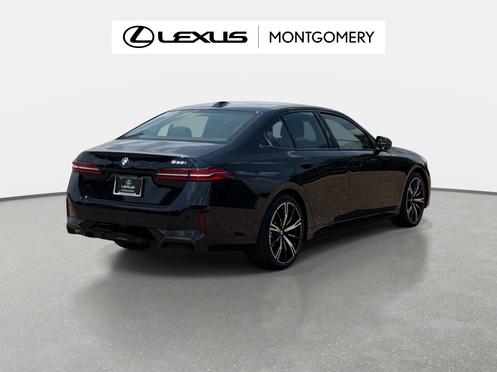 Used 2026 BMW 530i w/ M Sport Package RWD image 3