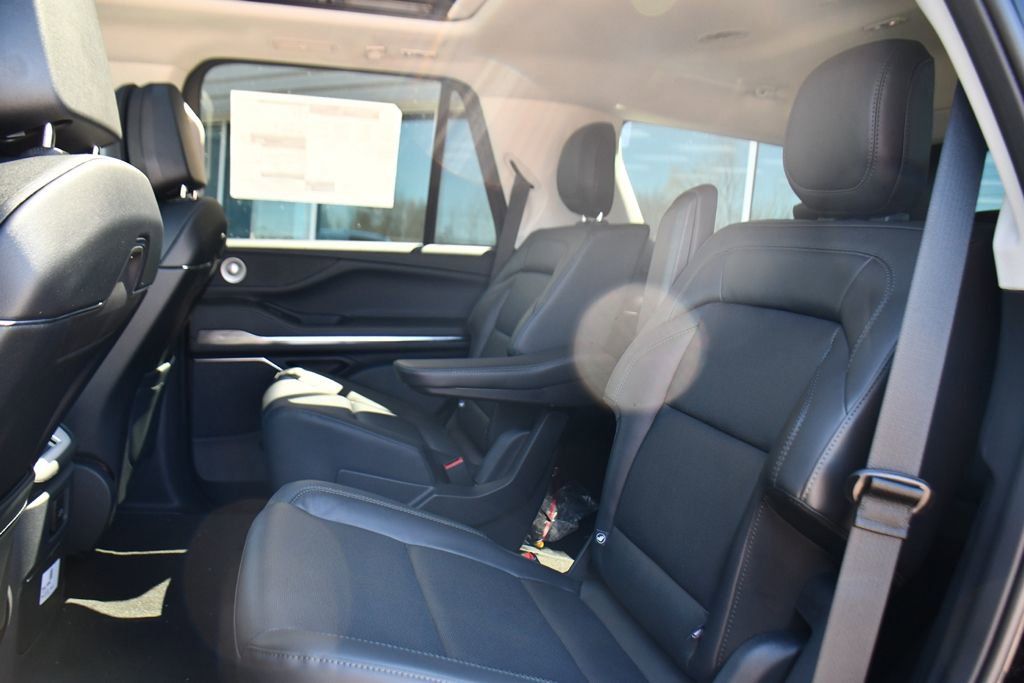 New 2026 Lincoln Navigator Reserve AWD/4WD image 22