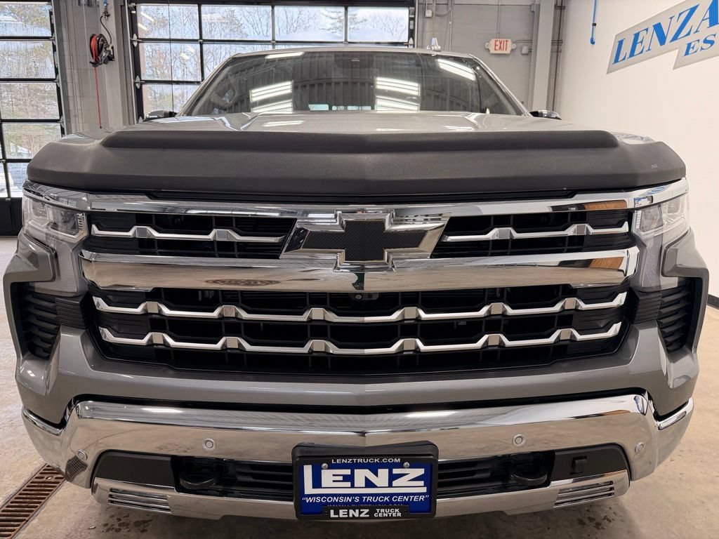 Used 2023 Chevrolet Silverado 1500 LTZ w/ LTZ Convenience Package II AWD/4WD image 3