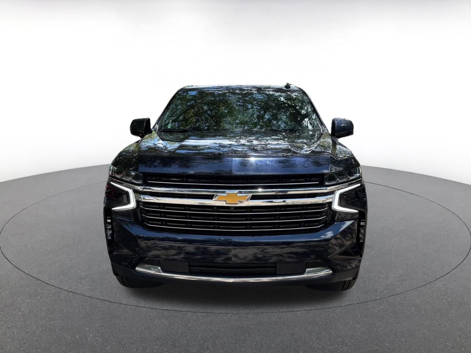 Used 2023 Chevrolet Tahoe LT w/ Luxury Package RWD image 2