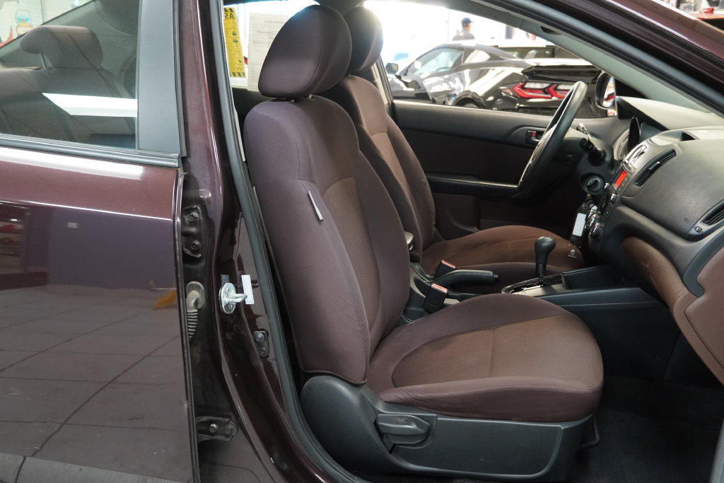 Used 2010 Kia Forte EX FWD image 57