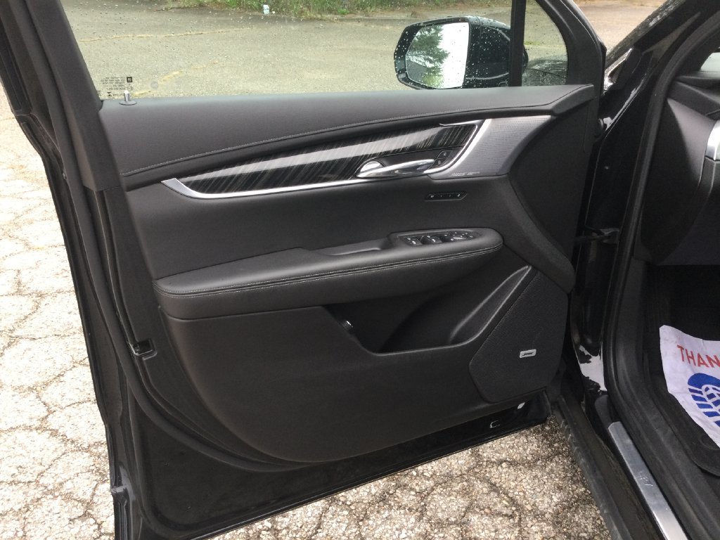 Used 2024 Cadillac XT6 Premium Luxury w/ LPO, Floor Liner Package AWD/4WD image 11