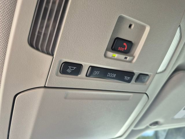 Used 2024 Toyota Highlander LE FWD image 24