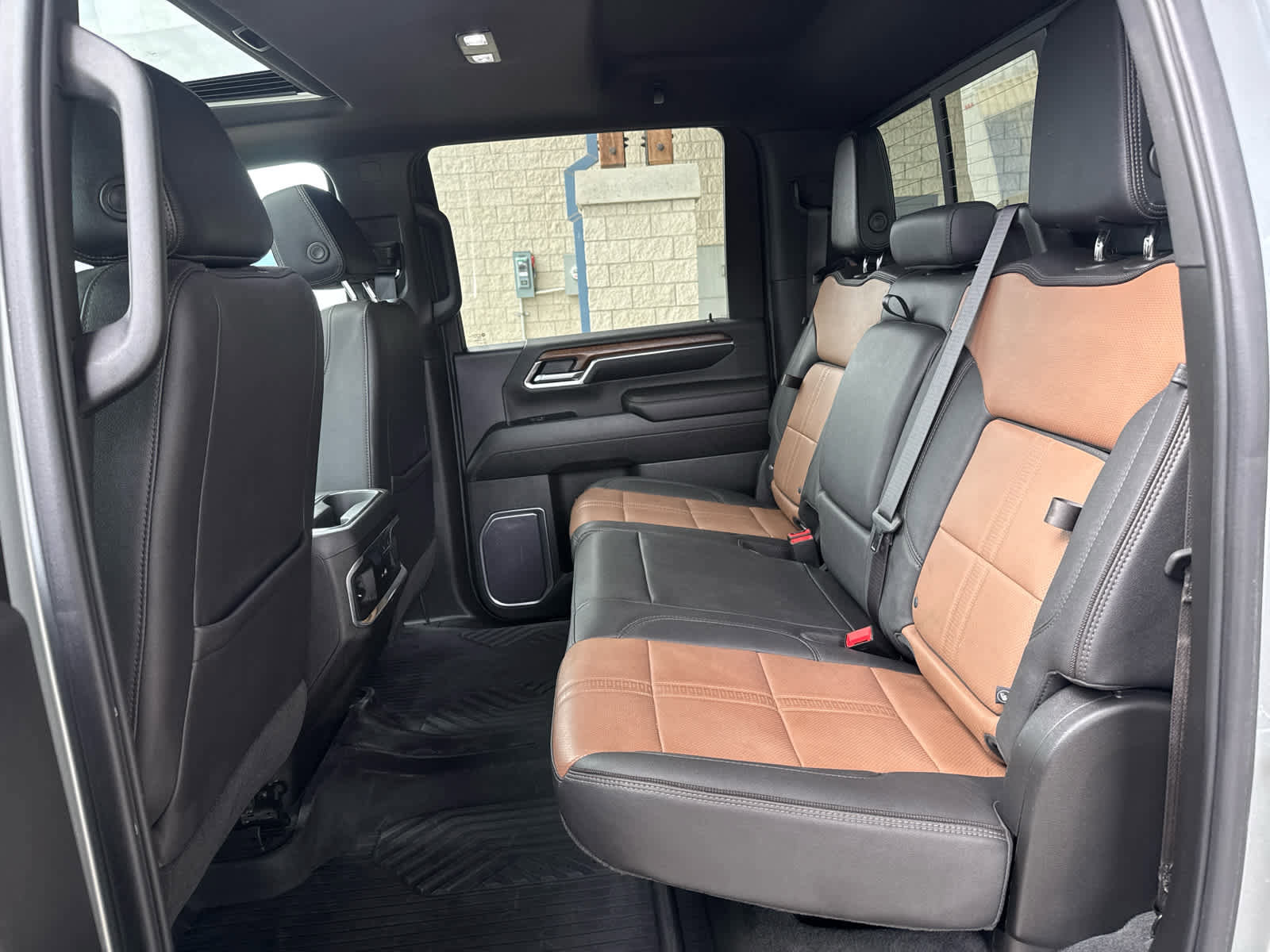 Used 2024 Chevrolet Silverado 3500 High Country w/ Technology Package image 24