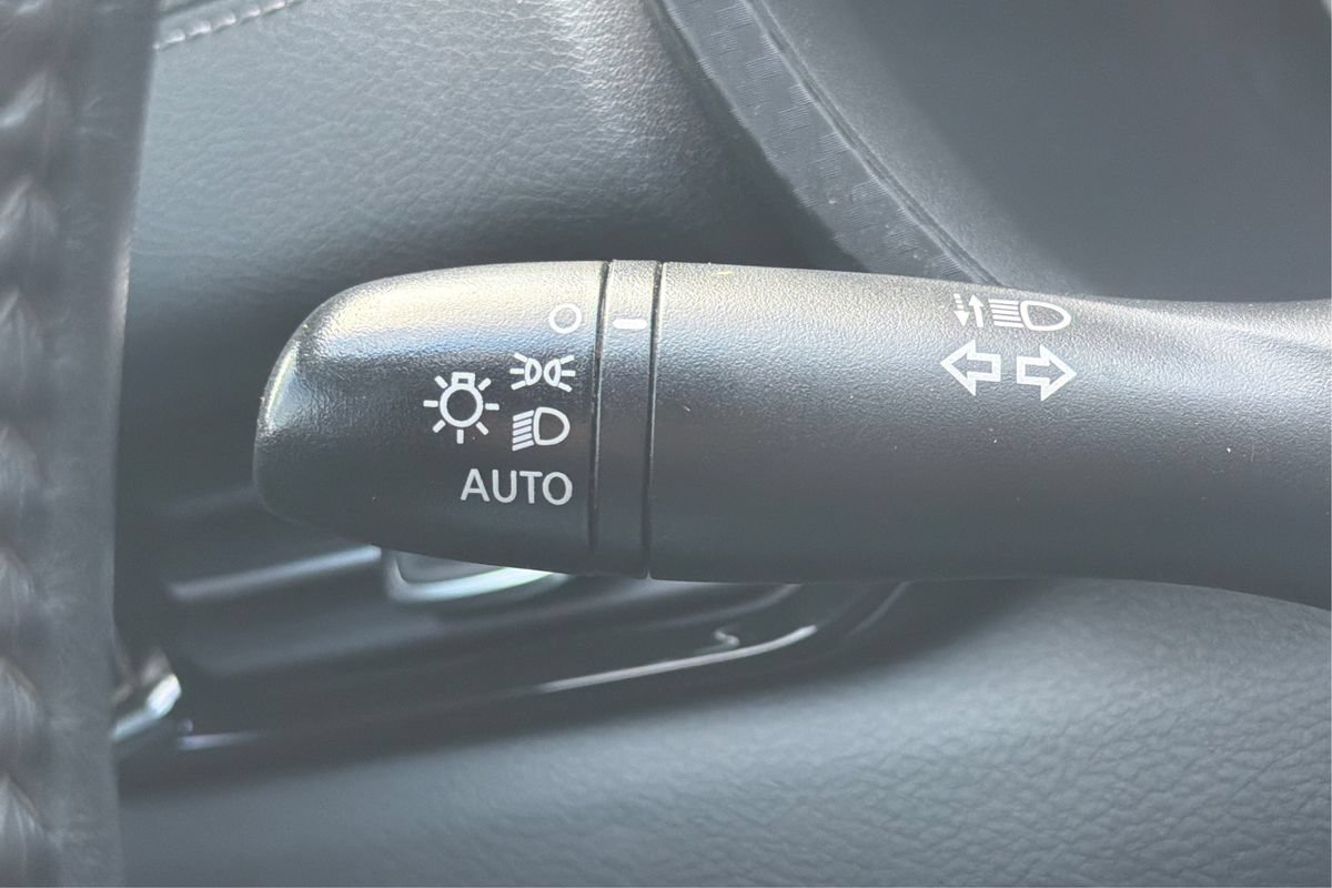 Used 2020 Nissan Sentra SV FWD image 17