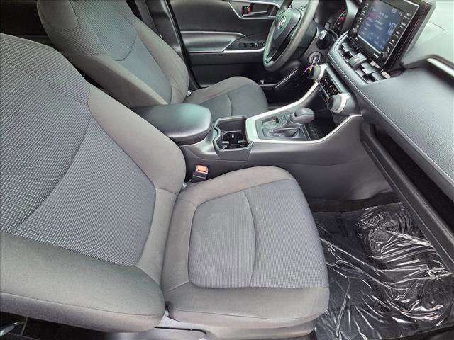 Certified 2022 Toyota RAV4 LE w/ Carpet Mat Package (TMS) image 19