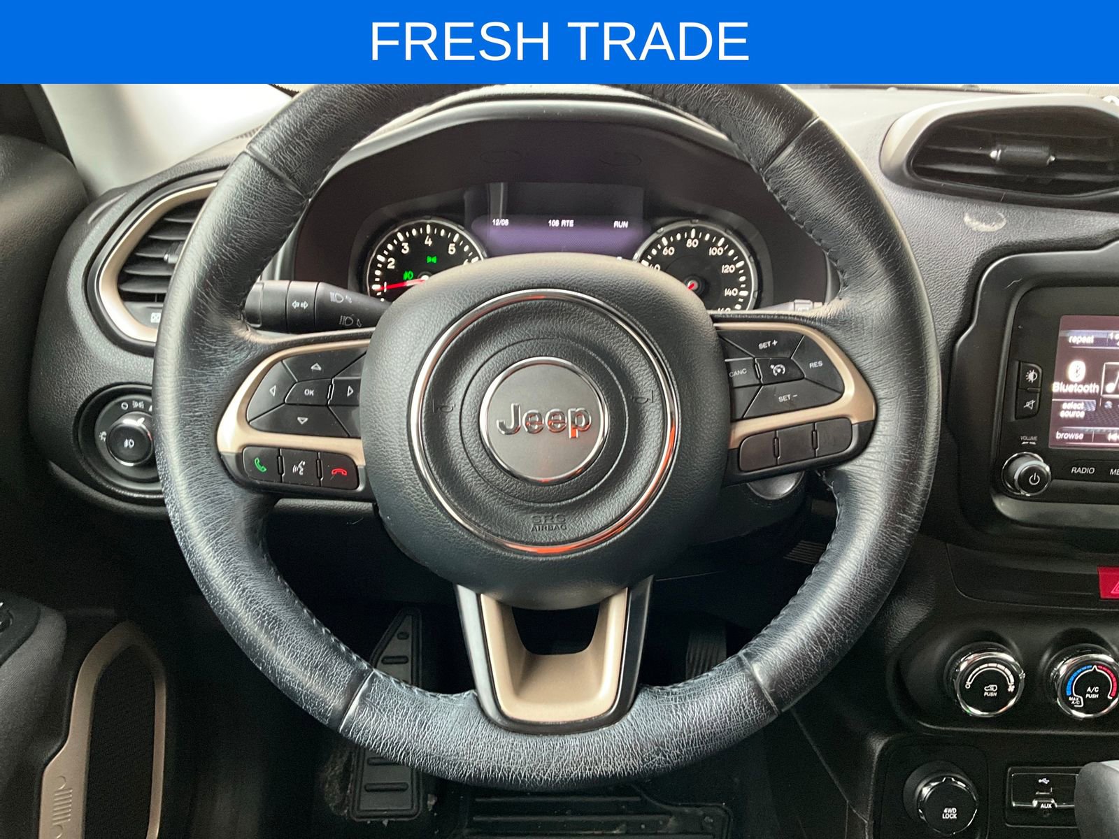 Used 2017 Jeep Renegade Latitude image 14