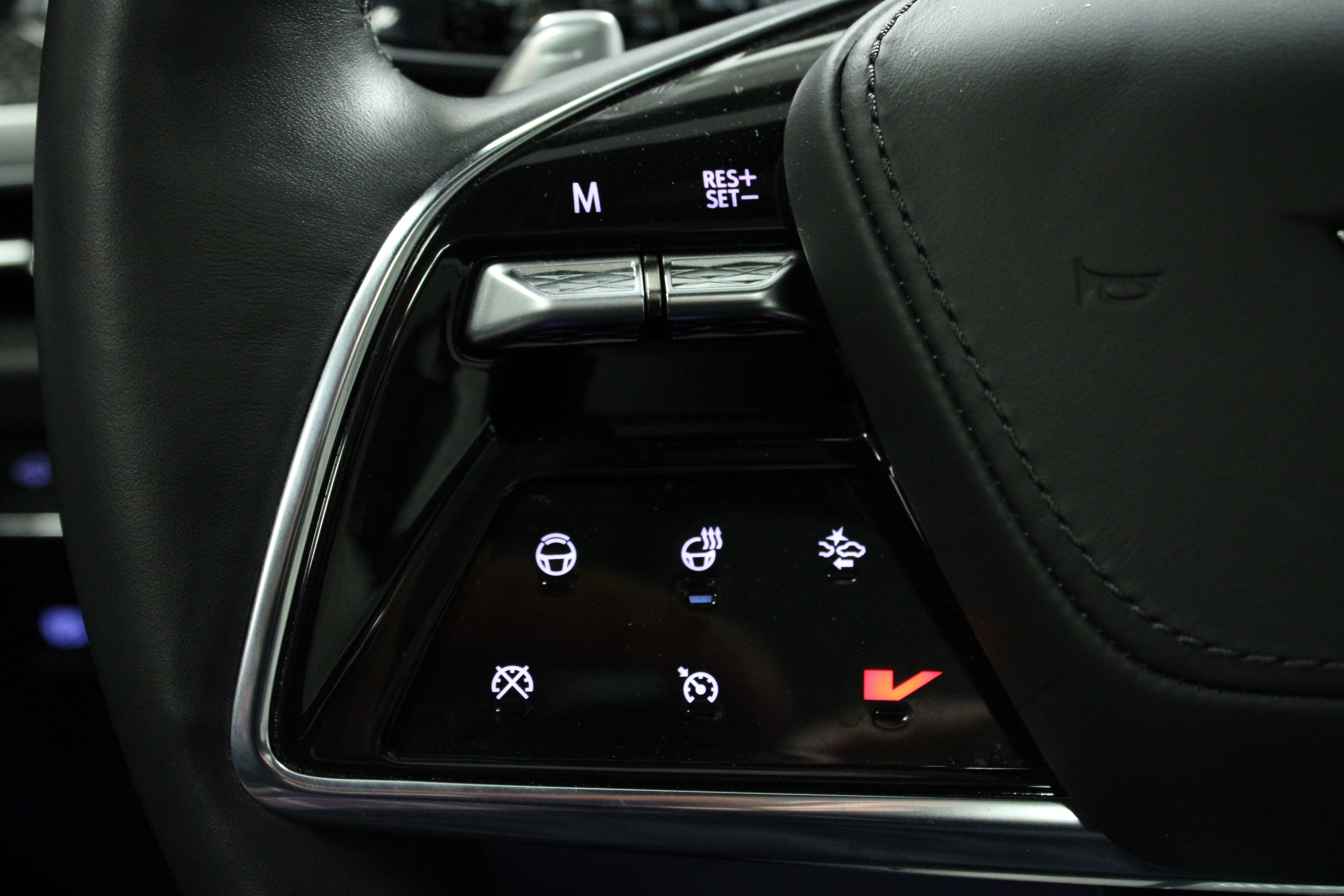 Used 2025 Cadillac Escalade V image 22