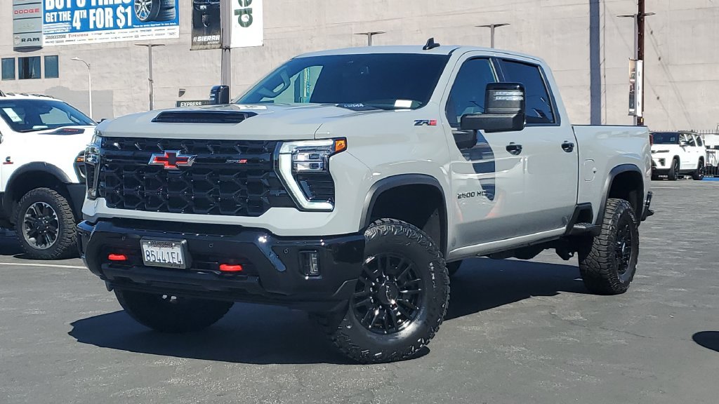 Used 2025 Chevrolet Silverado 2500 ZR2 AWD/4WD image 34