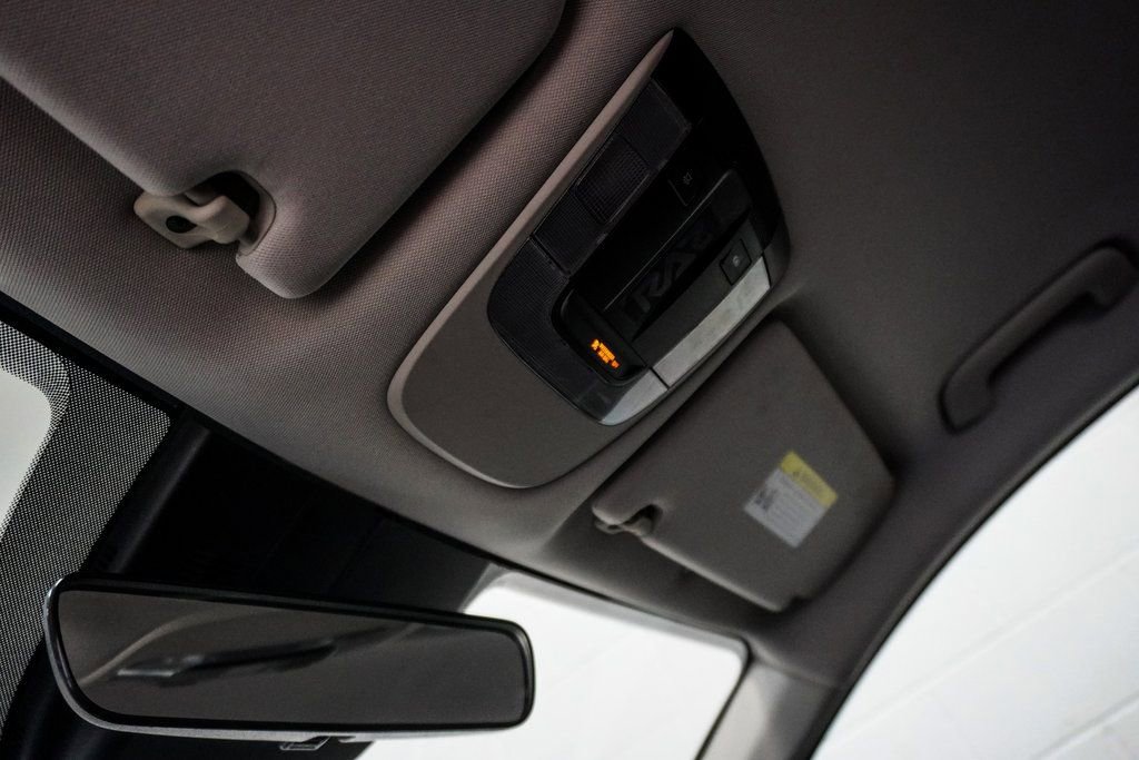 Used 2022 Kia K5 LX image 24