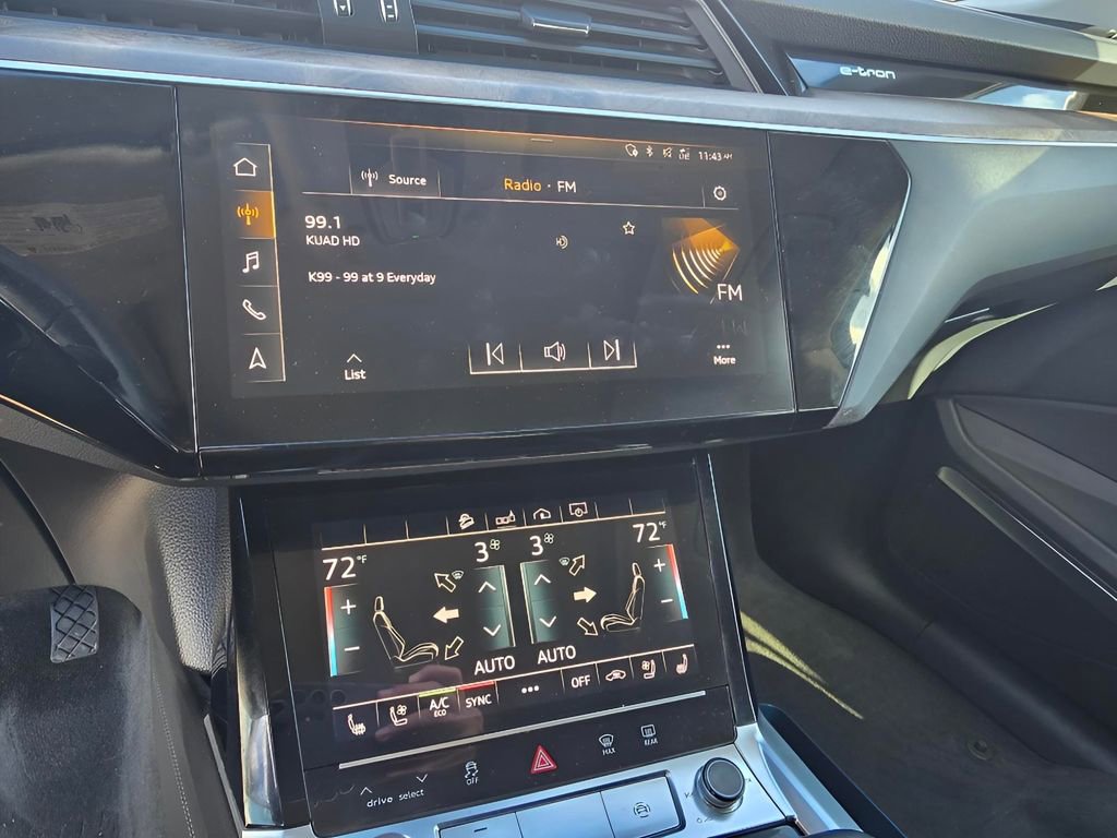Used 2020 Audi e-tron Premium Plus image 22
