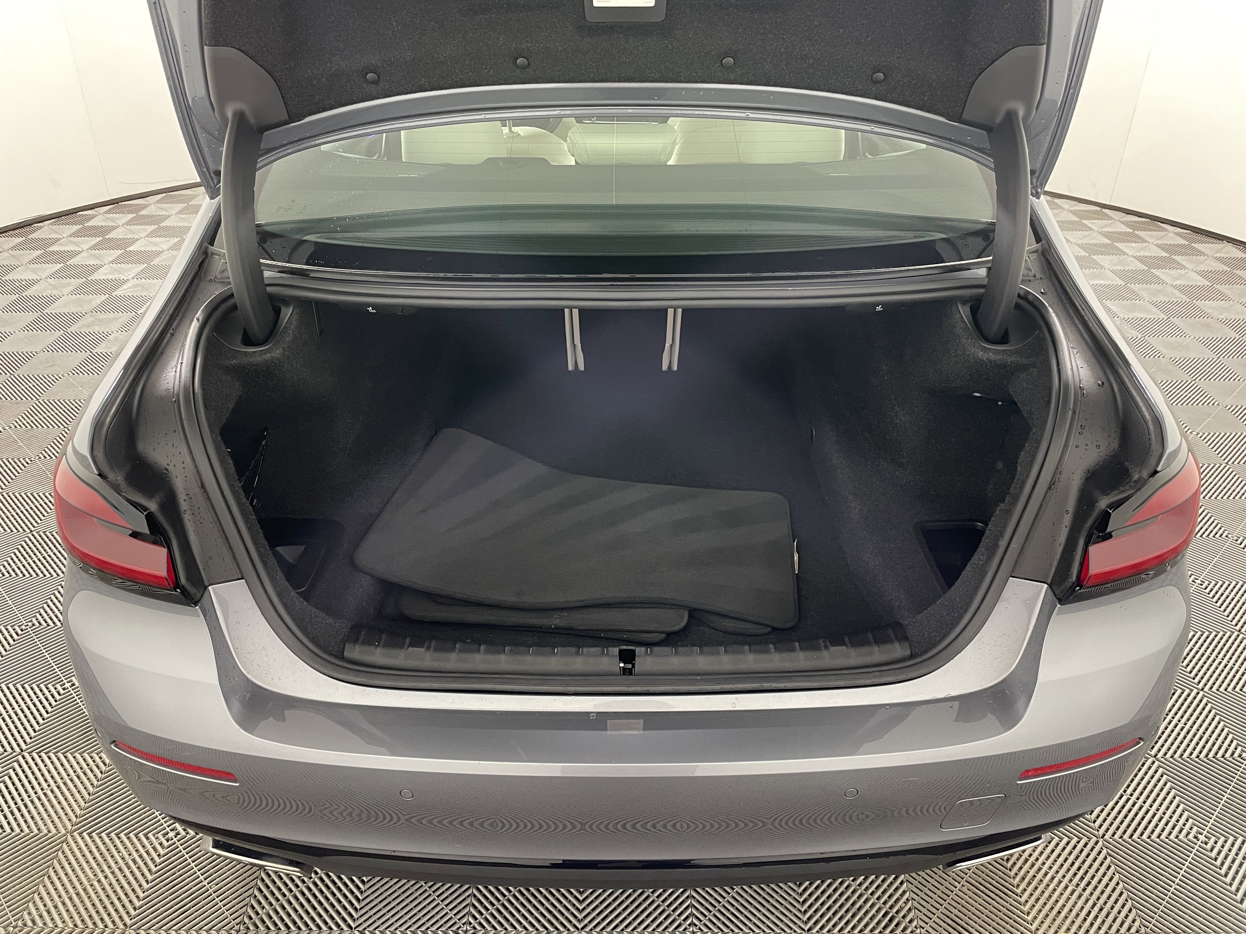 Used 2022 BMW 530i w/ Premium Package image 19