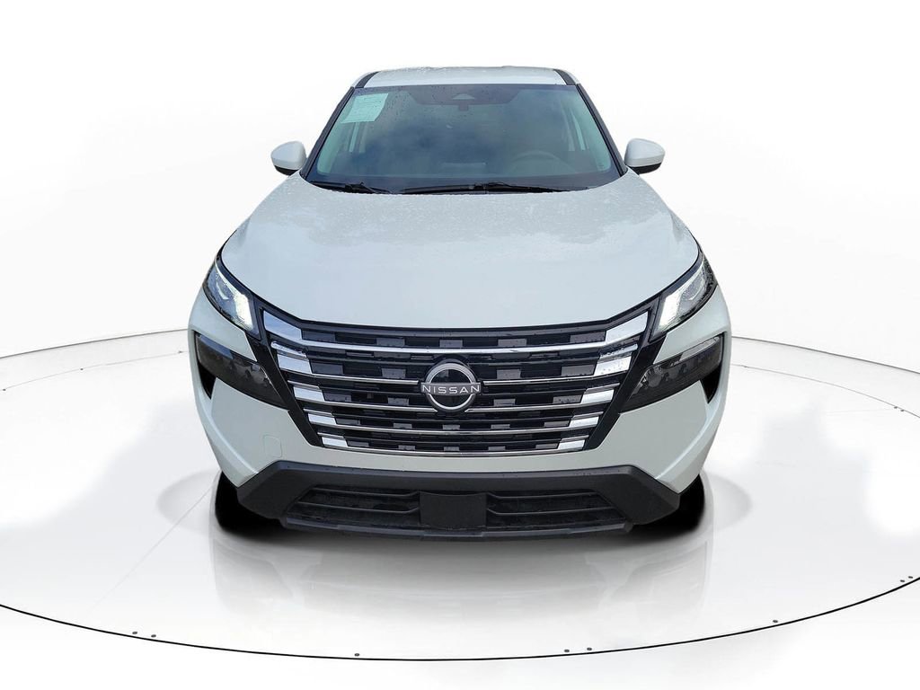 Certified 2025 Nissan Rogue SV image 2