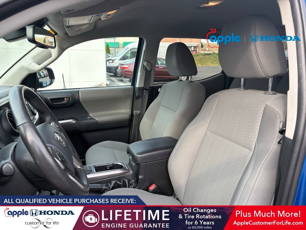 Used 2018 Toyota Tacoma SR5 RWD image 5