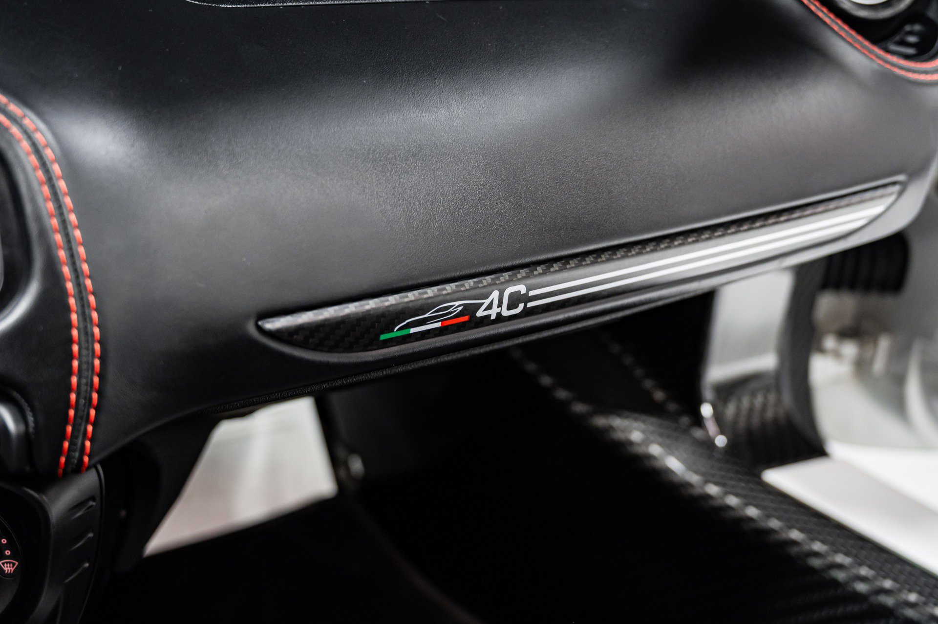 Used 2018 Alfa Romeo 4C Spider RWD image 24