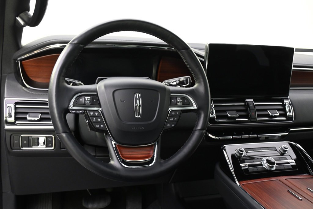 Used 2022 Lincoln Navigator Reserve w/ Monochromatic Package image 12