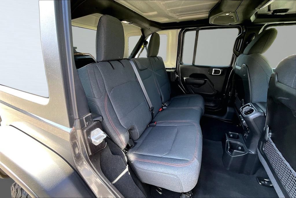 Used 2025 Jeep Wrangler Unlimited Rubicon w/ Convenience Group AWD/4WD image 18