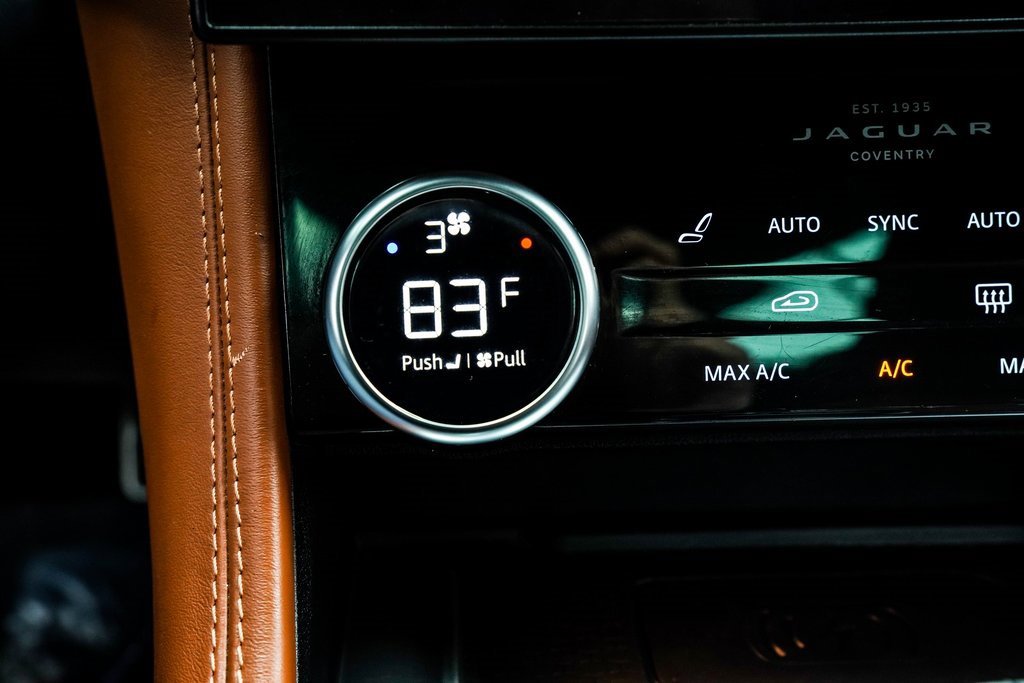 Used 2021 Jaguar F-PACE R-Dynamic S image 26