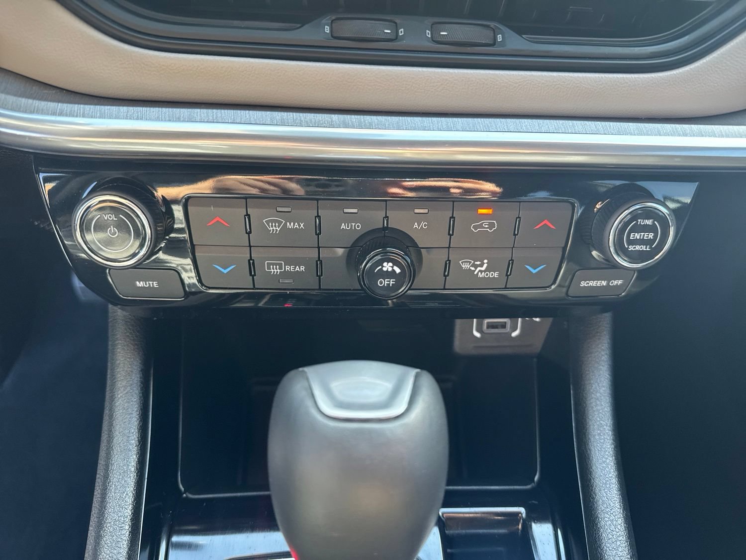 Used 2024 Jeep Compass Limited AWD/4WD image 26