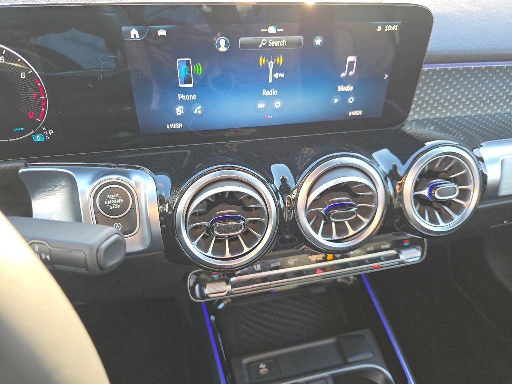 Certified 2026 Mercedes-Benz GLB 250 4MATIC image 30