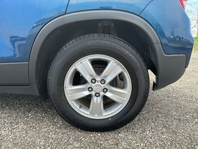 Used 2019 Chevrolet Trax LT w/ LT Convenience Package image 11