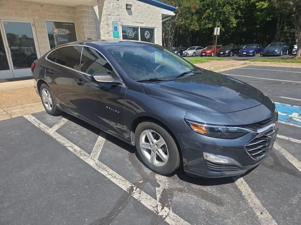 Used 2021 Chevrolet Malibu LS FWD image 4