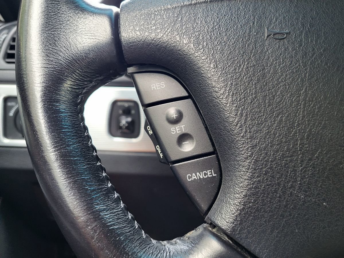 Used 2004 Ford Thunderbird RWD image 23