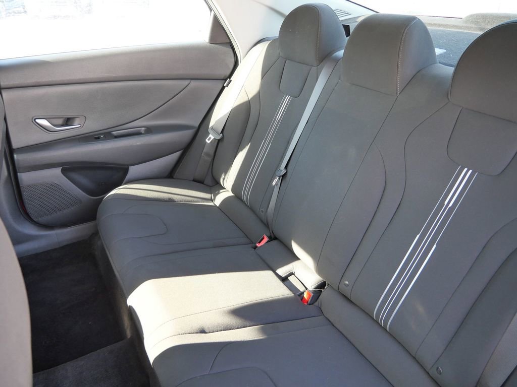 Used 2024 Hyundai Elantra SEL image 24