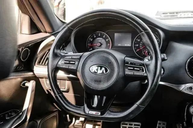 Used 2021 Kia Stinger GT-Line image 17