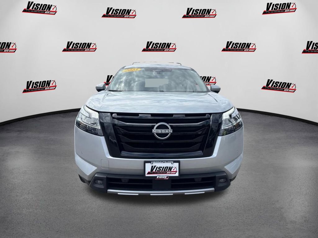 Used 2023 Nissan Pathfinder SL w/ SL Premium Package image 2