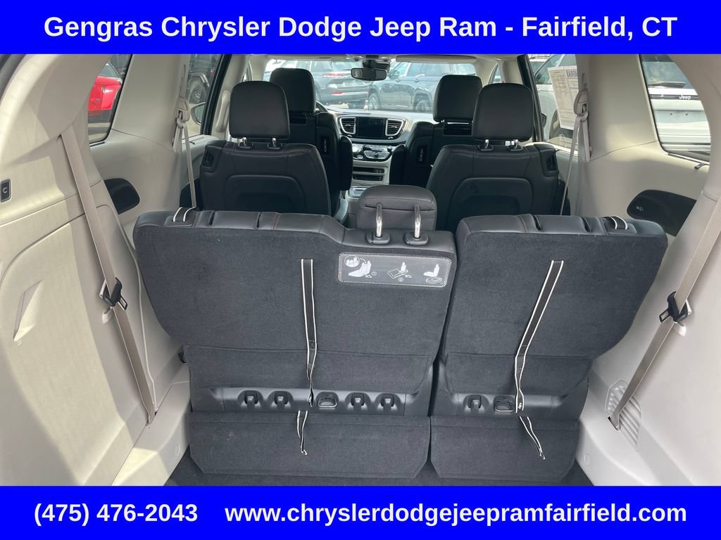 Used 2020 Chrysler Pacifica Touring-L Plus FWD image 34