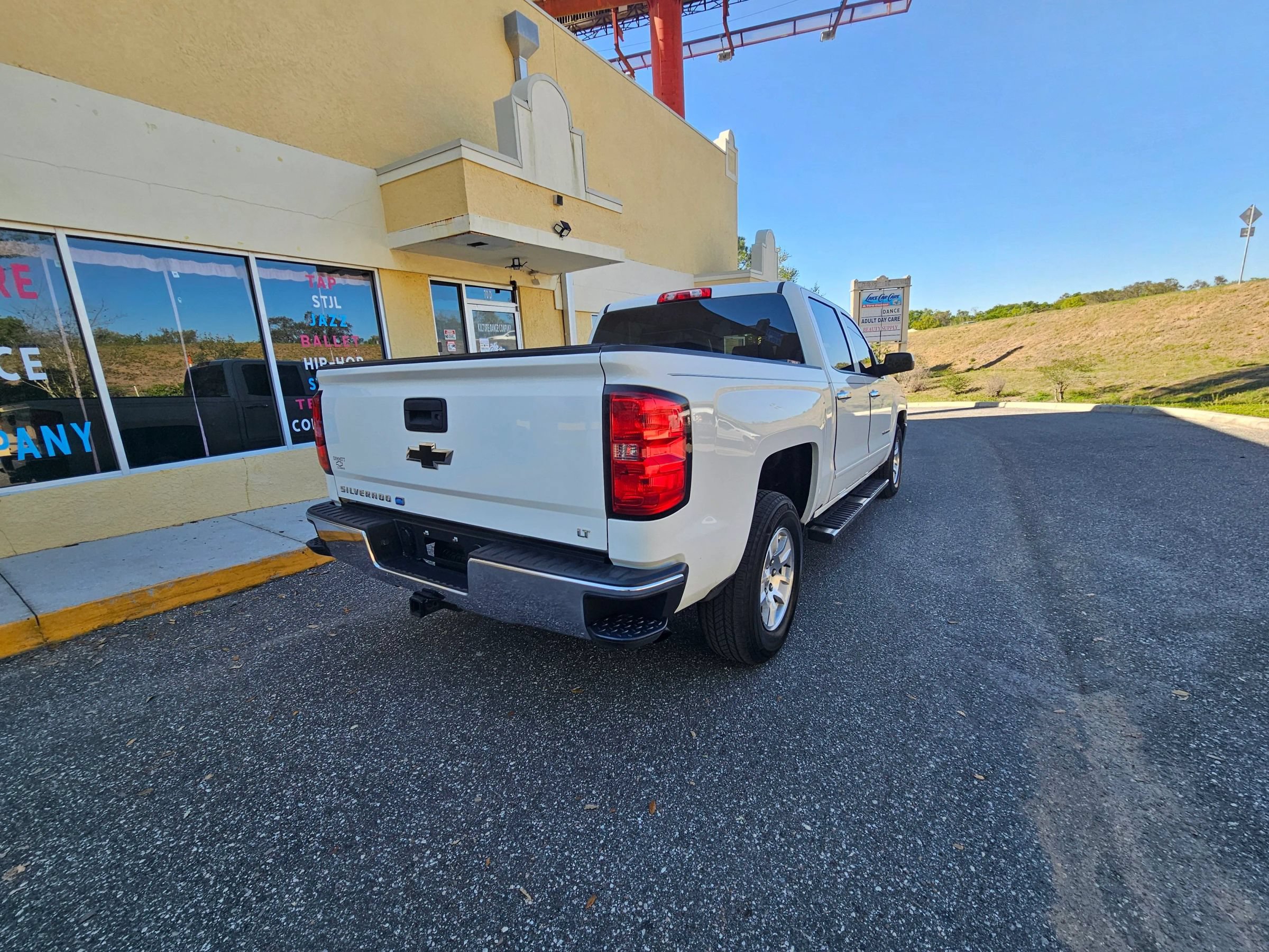 Used 2018 Chevrolet Silverado 1500 LT w/ LT Eassist Package RWD image 13