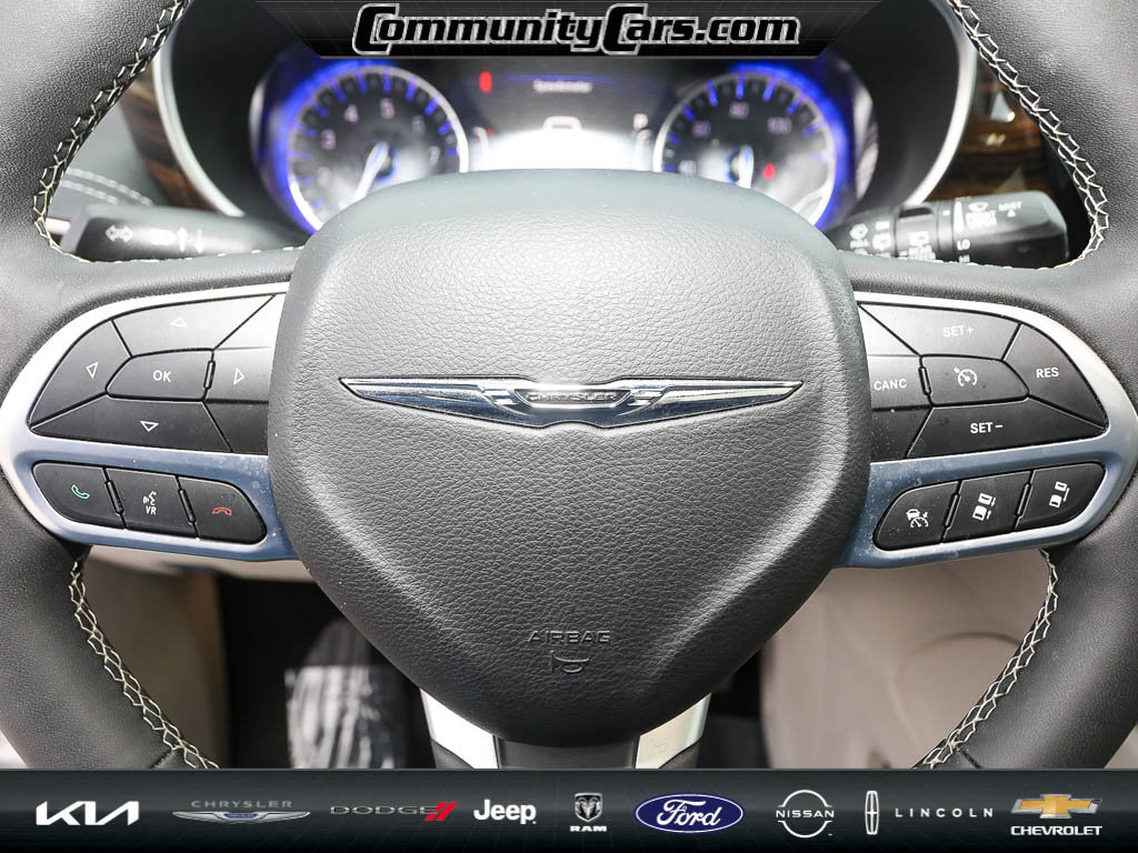 Used 2024 Chrysler Pacifica Limited image 15