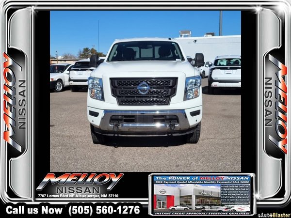 Used 2021 Nissan Titan SV w/ SV Convenience Package image 3