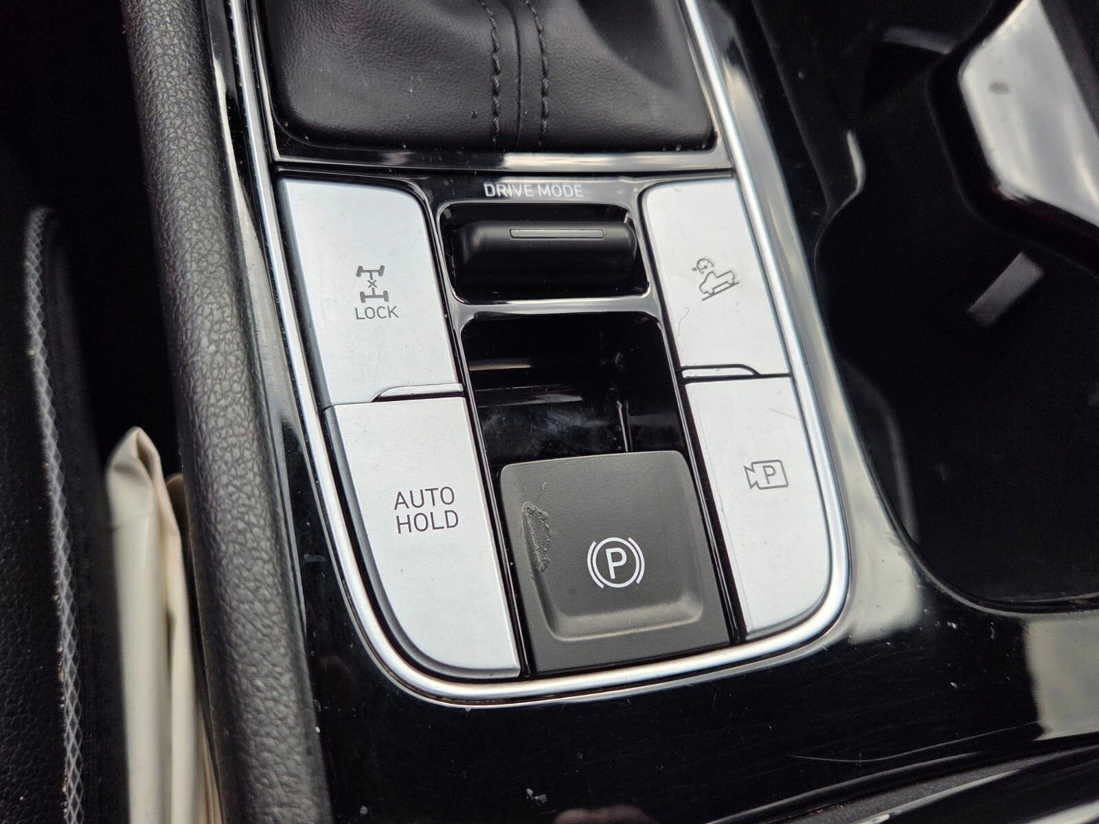 Used 2022 Hyundai Santa Cruz Limited image 24