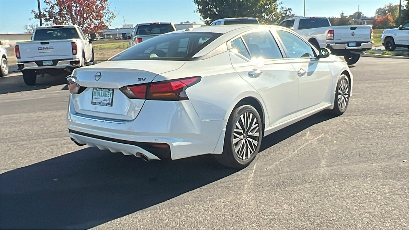 Used 2023 Nissan Altima 2.5 SV w/ SV Premium Package image 3