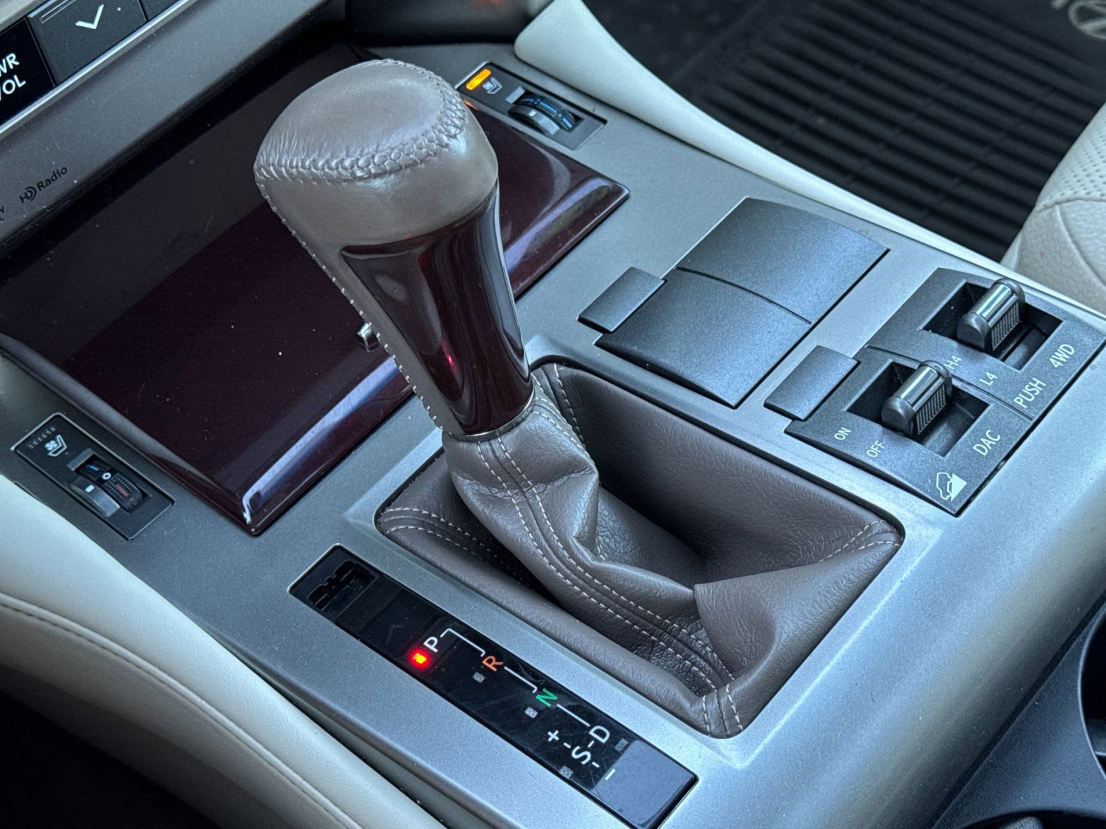 Used 2019 Lexus GX 460 Premium w/ Premium Package image 23