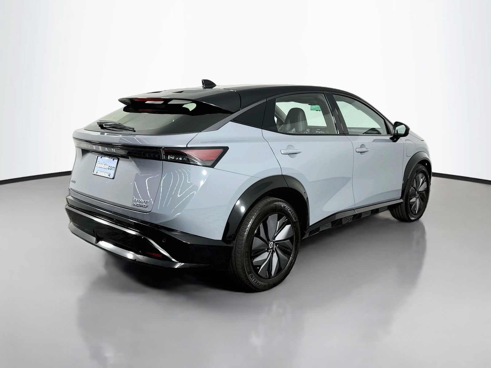 Used 2024 Nissan Ariya AWD image 7