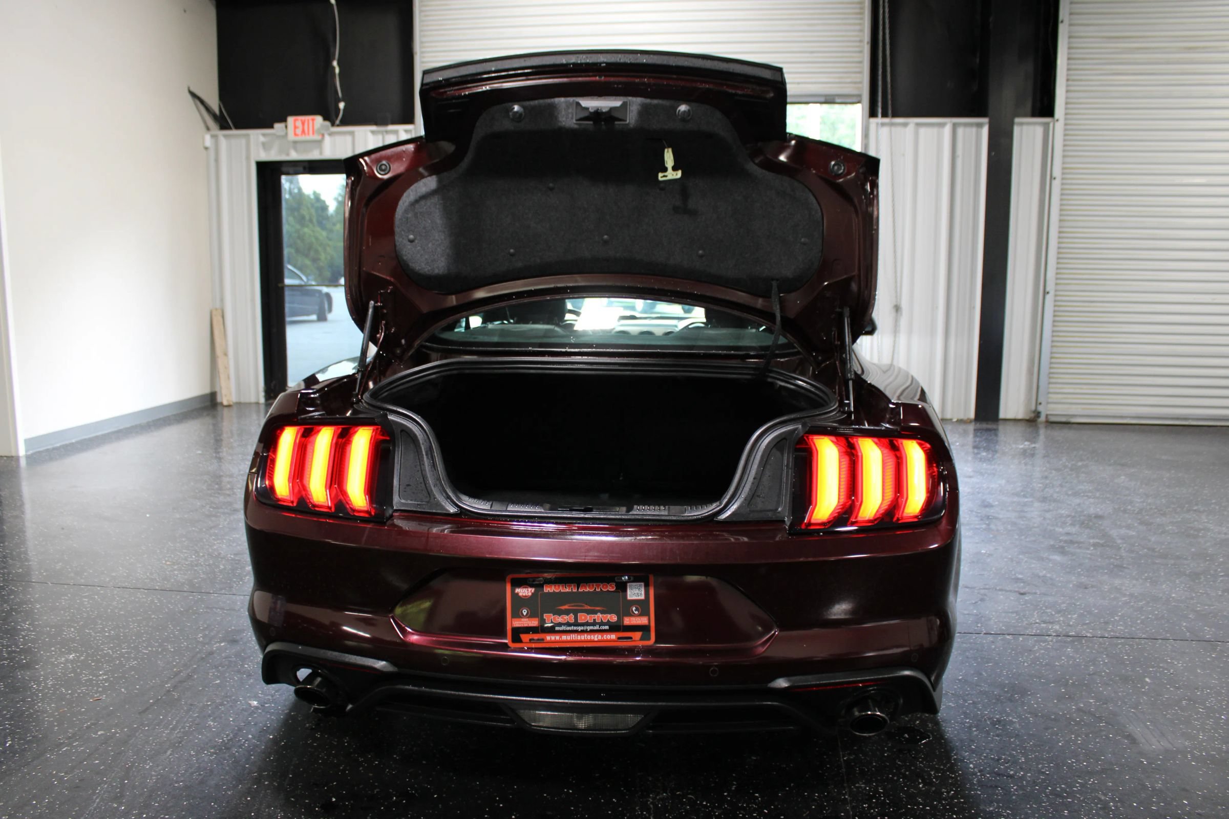 Used 2018 Ford Mustang Premium w/ Enhanced Security Package RWD image 29