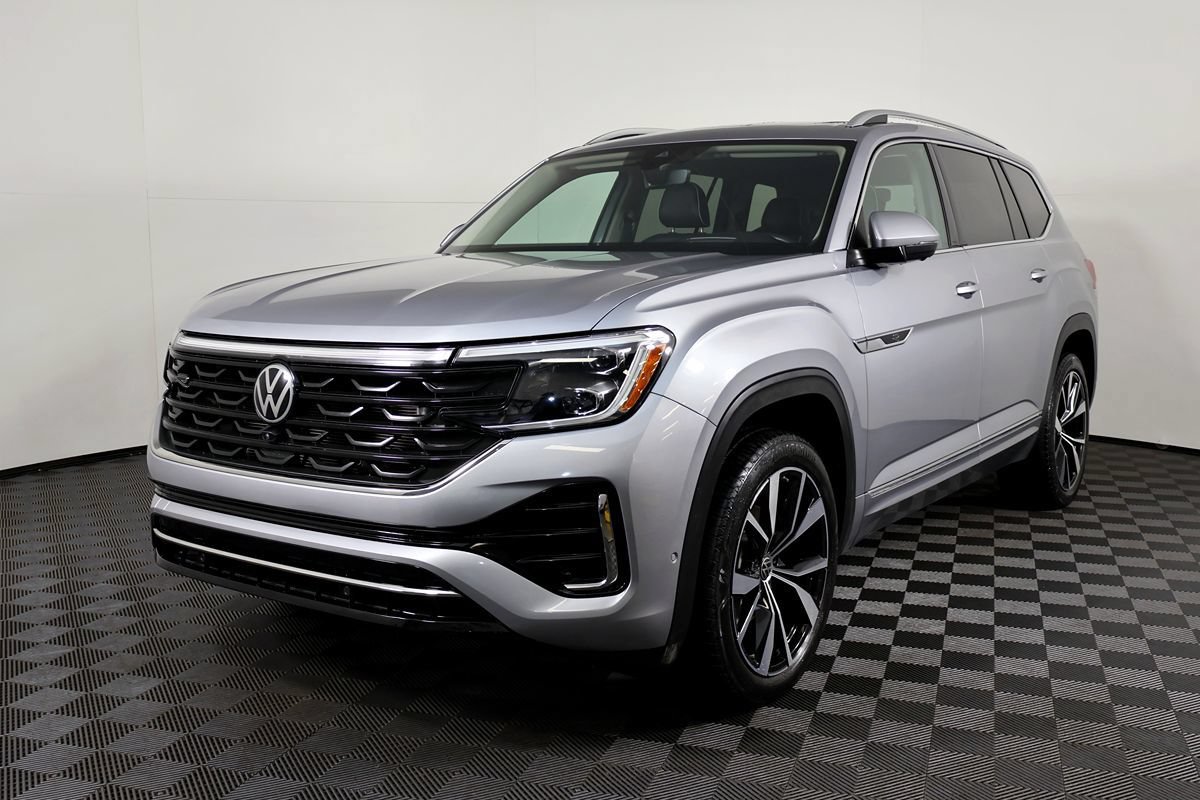 Used 2024 Volkswagen Atlas SEL Premium R-Line AWD/4WD image 2