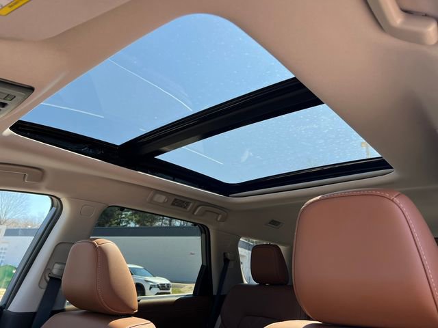 New 2026 Nissan Pathfinder Platinum image 9