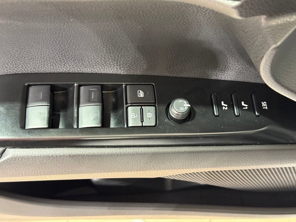 Used 2026 Toyota Camry XSE w/ Premium Package AWD/4WD image 15