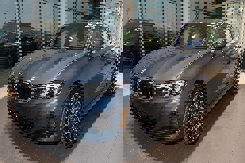 Used 2026 BMW 330i xDrive 330i xDrive w/ Premium Package image 3