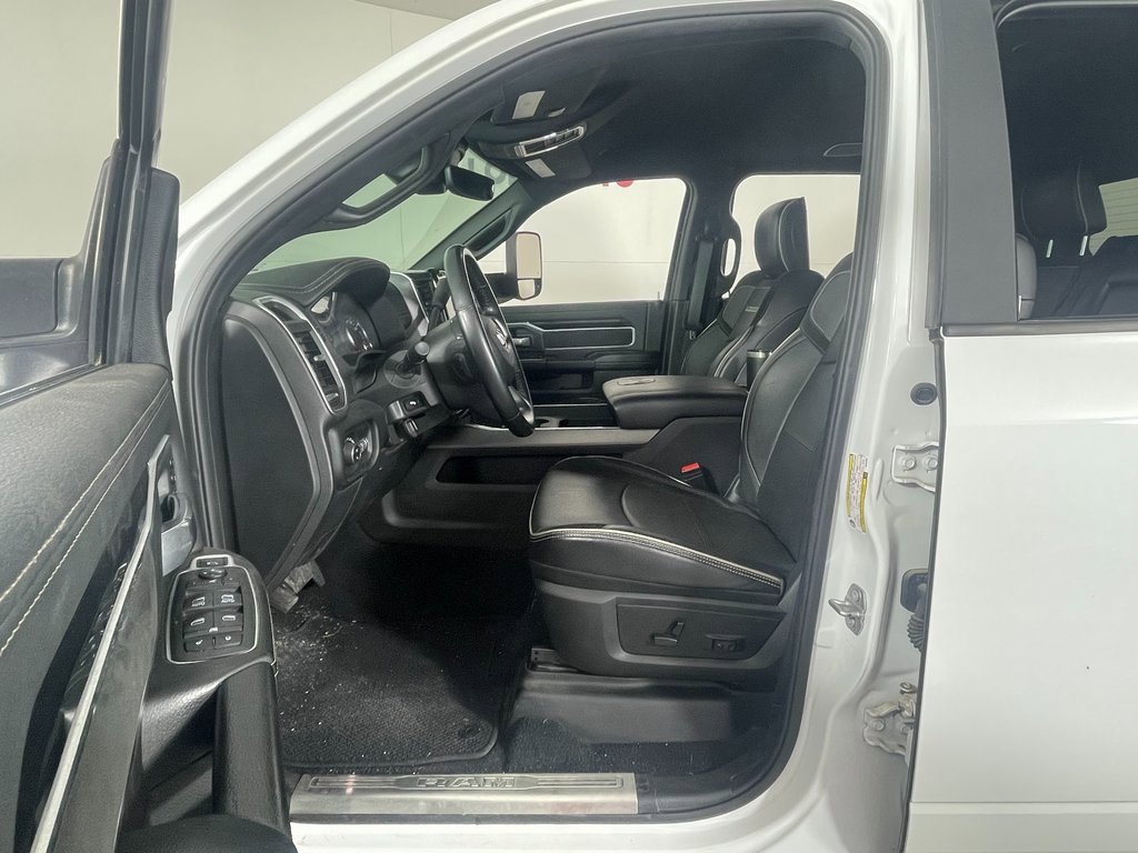 Used 2020 RAM 3500 Laramie w/ Night Edition image 12