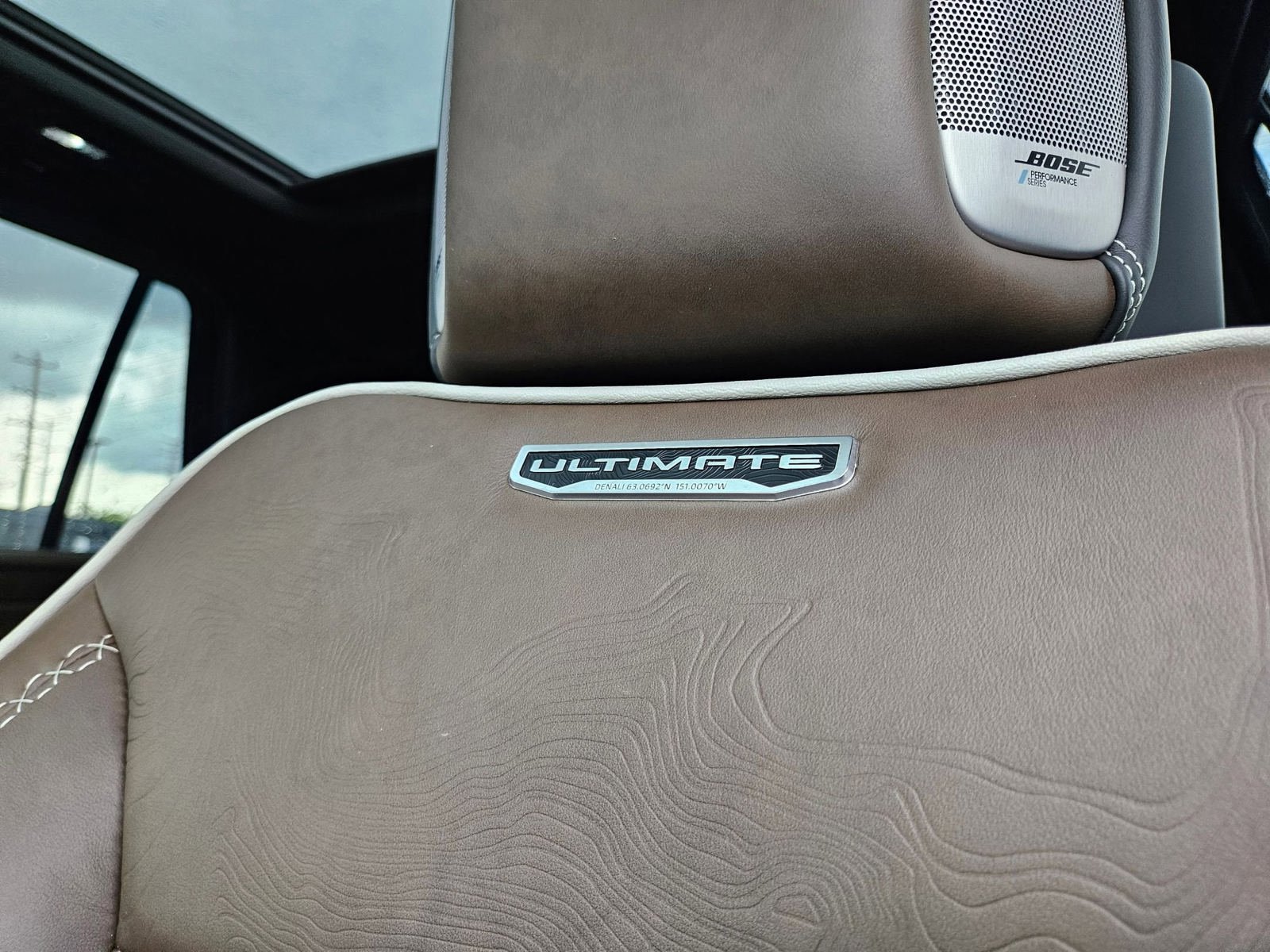 New 2026 GMC Yukon Denali Ultimate w/ LPO, Floor Liner Package AWD/4WD image 34