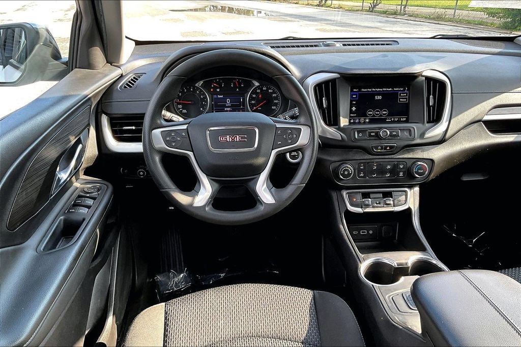 Used 2024 GMC Terrain SLE w/ Elevation Edition FWD image 5
