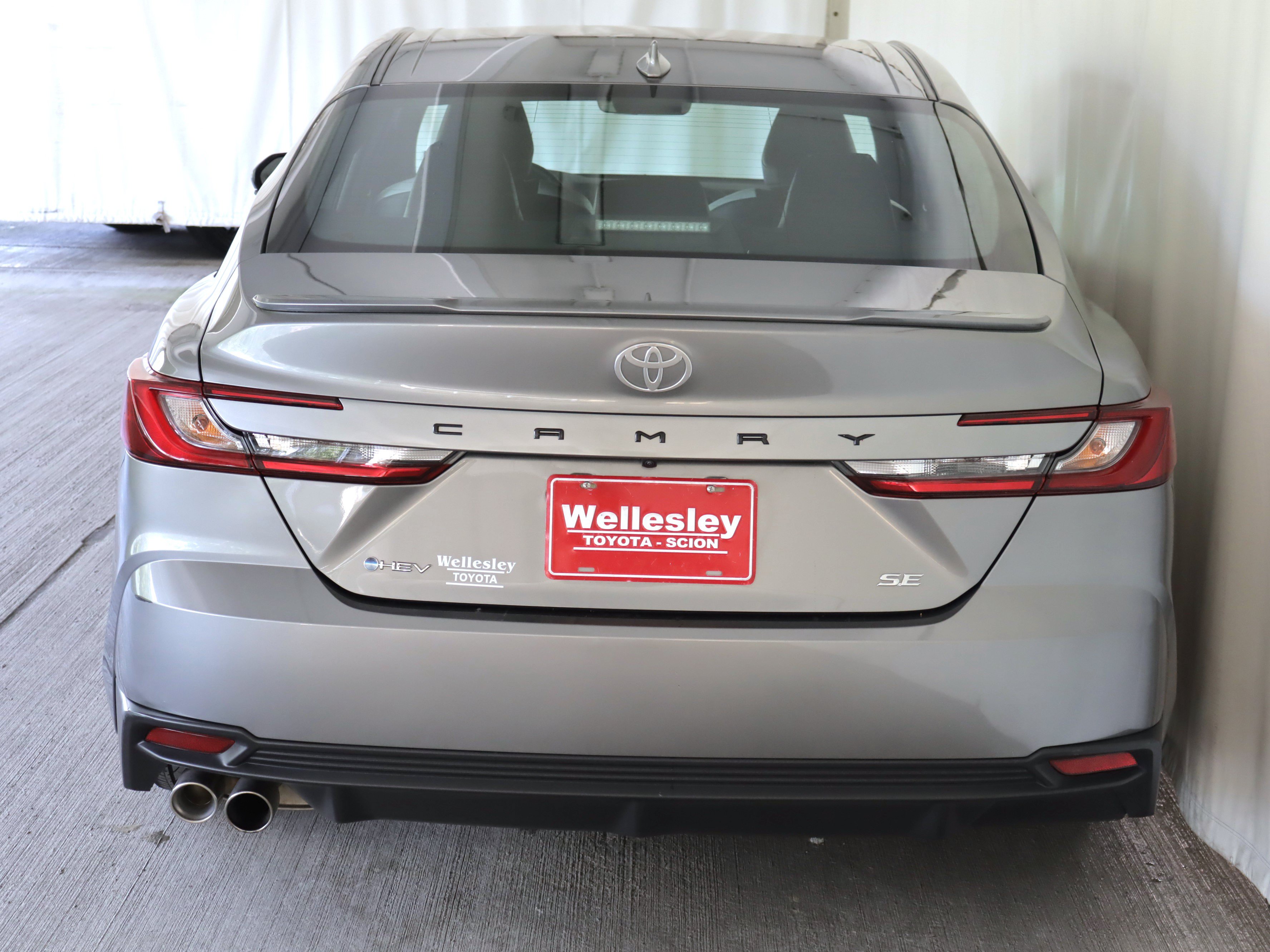 Used 2025 Toyota Camry SE w/ Convenience Package FWD image 25