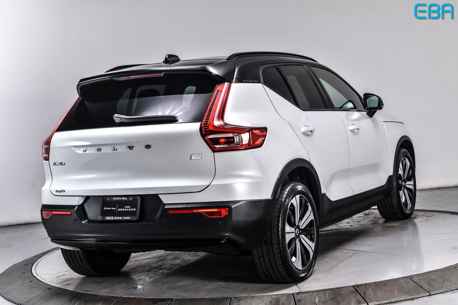 Used 2023 Volvo XC40 Recharge Plus AWD/4WD image 6